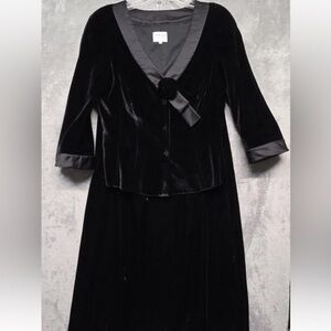 Armani Collezioni Set Womens Sz 8 Black Velvet Skirt Suit 2 Piece Rosette Italy